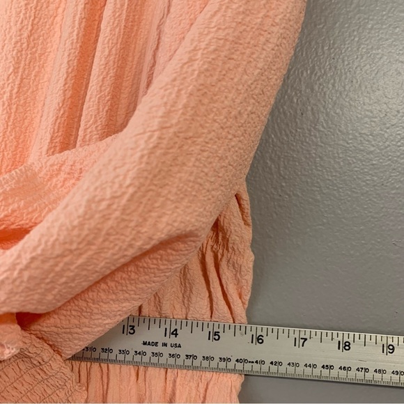 Calvin Klein light peach seersucker v-neck long sleeve midi dress. EUC Size 10 - Picture 6 of 9